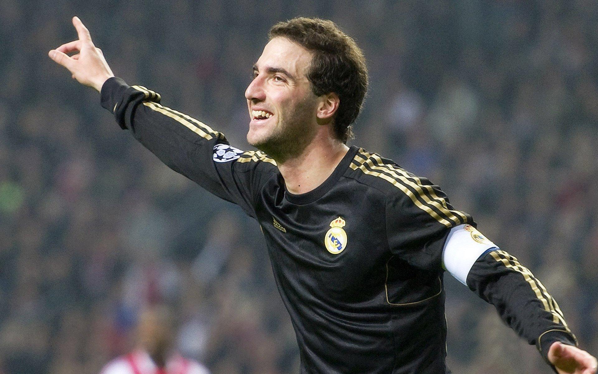 纳帅盛赞阿隆索,皇马基因与领袖魅力铸就药厂不败神话