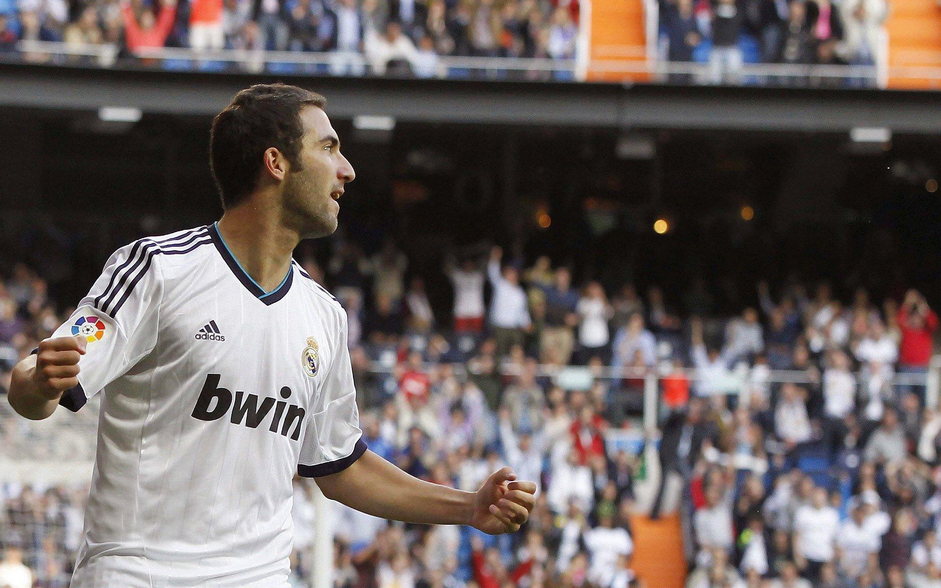 帕利尼亚压哨加盟拜仁!总价5600万欧创后腰转会纪录,TA独家揭秘交易细节